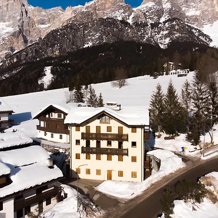 Nevesole - Charming Flat Near Dolomiti Slopes شقة سان فيتو دي كادوري